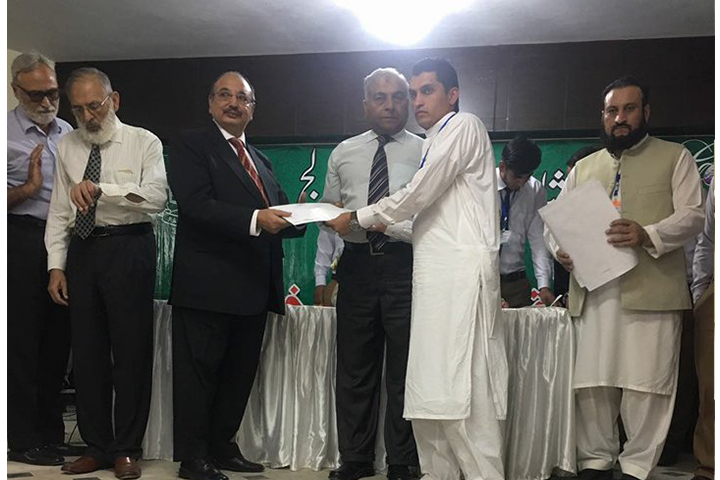 Attaullah got certificate at PMDC